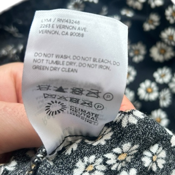 Reformation Phoebe midi black skirt white daisies size 0 with slit - Picture 8 of 8